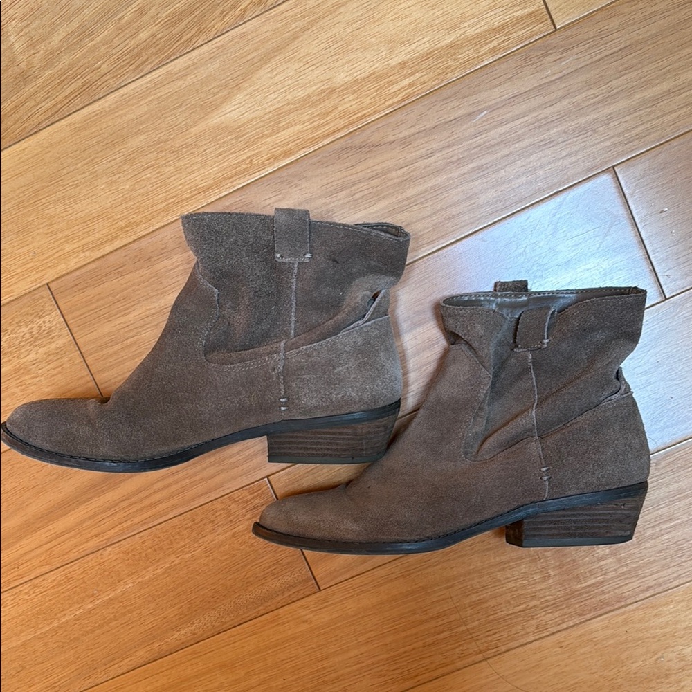 Dolce Vita Women's Suede Slouchy Ankle Boots Booties - Brown/taupe